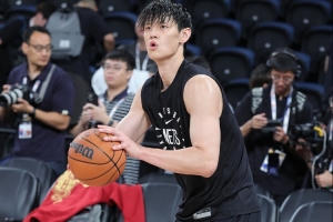 媒體人：籃網(wǎng)真是不懂人情世故 在中國(guó)打表演賽不讓曾凡博上？