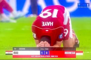 世界杯夢碎！印尼出局眾球員失落哭泣，抱頭跪地痛哭情難自已