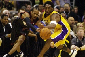 01年AI和18年老詹誰是更好的個人英雄主義？楊毅：AI OK是大小王