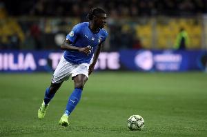 至少連續四場世預賽為意大利進球，小基恩是第四位做到這點的球員