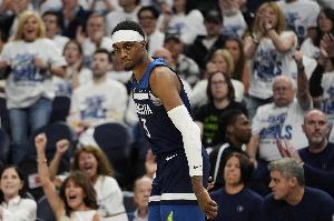 芬奇：麥克丹尼爾斯今天參加了部分訓(xùn)練 腳踝傷勢無大礙