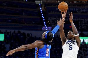 華子：找到中投甜點位&迎著防守干拔得分 這是喬丹教我最棒的東西