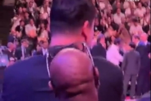 受害者+1！博主吐槽：當你花2千＄看中國賽 發現坐你前面的是姚明