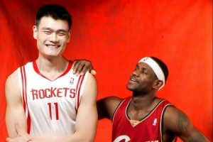 老詹動不了！姚明若在03年選秀排第幾？楊毅：活塞第2順位選中