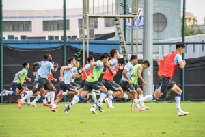 今天下午申花全隊(duì)將飛赴青島，迎接間歇期后與青島西海岸的聯(lián)賽