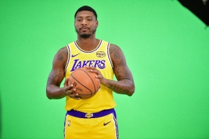 馬健：斯瑪特來湖人干嘛啊？旅游嗎？他的表現(xiàn)比古德溫差遠(yuǎn)了