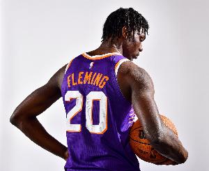 狄龍：弗萊明進攻能力正在提升 他能成為為頂級防守者