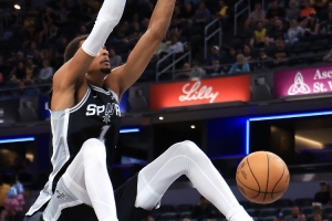 尚帕尼談文班身高：我和所有人說他7尺5 他好像又長高了一些