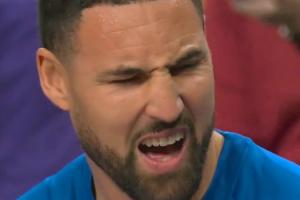 到底啥味道？克萊面帶笑容多次嗅鹽提神 隨后突發惡疾表情瘋狂