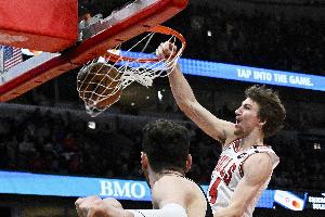 瓦蘭：布澤利斯很謙遜&很努力 繼續(xù)保持的話他會(huì)成為最好球員之一