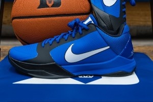 牌面拉滿！杜克大學女籃官方曬出校隊專屬配色的Kobe 5 PE