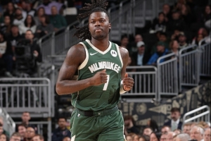 Shams：雄鹿已經裁掉了2023年末尾秀克里斯-利文斯頓