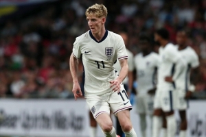 伯恩：戈登對我們在更衣室里放美國歌曲不滿意，他說不是好兆頭