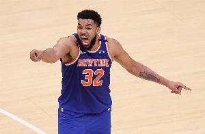 唐斯：狼管有天非要來我家送東西 一進(jìn)門就告訴我我被交易了