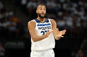 穩(wěn)定發(fā)揮！戈貝爾12中7得到16分8籃板2蓋帽 正負(fù)值+6