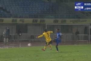 烏鴉坐飛機(jī)！趙宏略雙腿跳起蹬踏馬納法，差點(diǎn)吃到西海岸第三紅