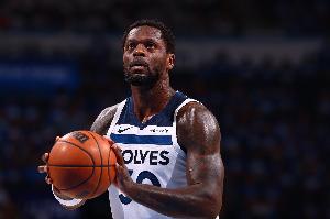 穩(wěn)定輸出！蘭德爾半場(chǎng)出戰(zhàn)17分鐘 12中6拿到14分5板3助2斷