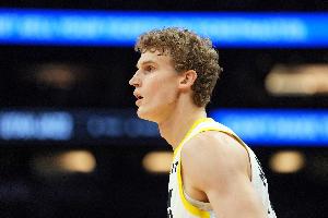 隨便打打！馬爾卡寧出戰21分鐘 10中6得到15分3板5助1帽