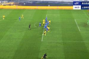 真沒(méi)越位啊！張呈棟暴怒原因：精妙任意球配合，邊裁第一時(shí)間舉旗