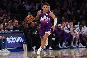 進攻狀態(tài)不錯！基昂特-喬治半場7中5&3罰3中拿到兩隊最高14分