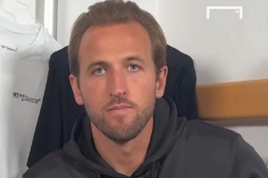 凱恩評(píng)各個(gè)號(hào)碼代表性球員：10號(hào)梅西、7號(hào)C羅、8號(hào)蘭帕德