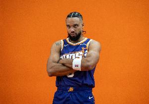 狄龍to奧特教練：告訴記者我們訓練有多拼 我頭都被撞破了