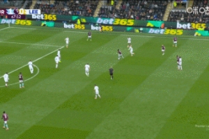 超級世界波！查奧納左腳電梯球轟進死角，伯恩利2-0利茲聯