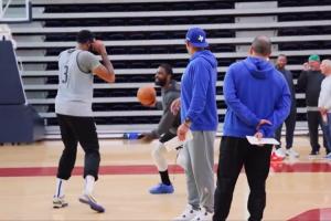 別鬧傷還沒好呢！歐文訓練時想和濃眉單挑 被基德及時制止