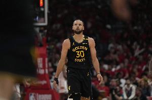 庫里：第17個(gè)賽季的感覺非常好 希望能贏對(duì)陣湖人的揭幕戰(zhàn)