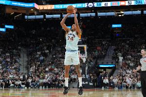 填滿數(shù)據(jù)欄！瓦塞爾半場7中4拿下9分2板4助1斷1帽