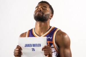 對陣湖人爆砍35分7板9助！名記：太陽已經裁掉了賈里德-巴特勒
