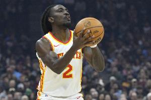 Scotto：老鷹將雙向合同后衛基頓-華萊士轉為標準合同