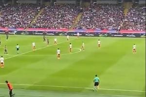 繼續抗議！巴薩vs赫羅納開球15秒“靜站”，轉播切球場遠景