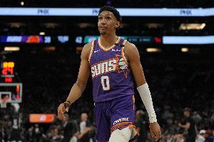 瑞安-鄧恩：弄清各自優(yōu)劣勢研究攻防特點(diǎn) 對(duì)新賽季有幫助