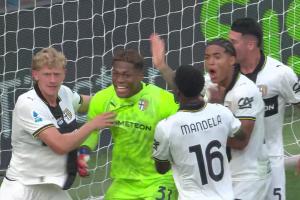 太強了！鈴木彩艷壓哨撲點救主+7撲救 單場9.5分助十人帕爾馬拿分