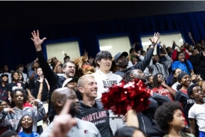 回饋球迷！開拓者官方曬今日社區(qū)活動照 楊瀚森&利拉德領(lǐng)銜入鏡