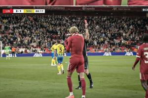 紅牌惹的禍？埃基蒂克染紅后1停1首發(fā)2替補(bǔ)，3場(chǎng)0球0助利物浦全負(fù)