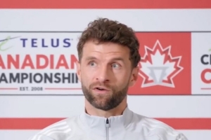 穆勒談蓄胡：有天去理發(fā)店修完發(fā)現(xiàn)還不錯，我就想先留下它