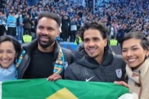 博主：大連英博外援佩尼亞為患癌妻子剃光頭發，努力踢球賺錢