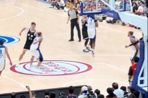 媒體人談周鵬打對手頭：超出籃球的惡劣動作  違反體育道德精神