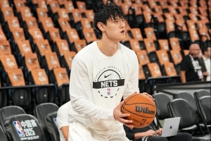 周琦：凡博從訓練營合同往上走 比選秀難很多 優劣勢很快暴露出來