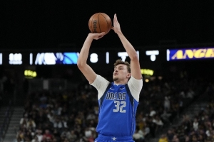 快進(jìn)兩年？比爾-西蒙斯：弗拉格在進(jìn)攻端像生涯第三年的塔圖姆