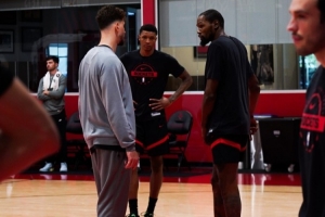 明天客戰衛冕冠軍雷霆！火箭曬訓練照：杜蘭特申京賈巴里同框