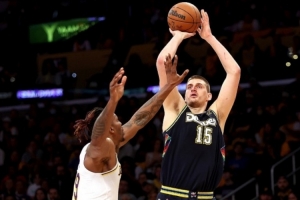 約基奇動作不美觀？霍華德：我認為很華麗 他是史上最佳中鋒之一