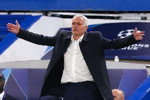 0-3不敵紐卡！多家葡媒聚焦穆里尼奧：用人不佳，“砌的墻倒了”