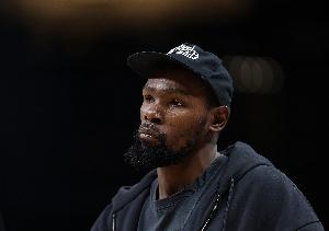 烏度卡：杜蘭特不是那種追求聚光燈的人 他每天來訓(xùn)練館100%投入