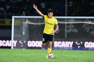 還能留中超嗎？36歲老將張呈棟與西海岸合同年底到期，被禁賽+3停