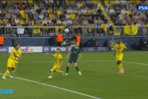 B席第22分鐘禁區內抬腳過高，被主裁判出示黃牌