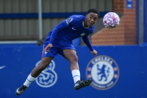 能否出戰？記者：切爾西16歲邊鋒麥奎因有望入選對陣阿賈克斯名單