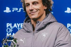 10人作戰(zhàn)近90分鐘零封！38歲大衛(wèi)-路易斯4射3正10解圍，獲歐冠MVP